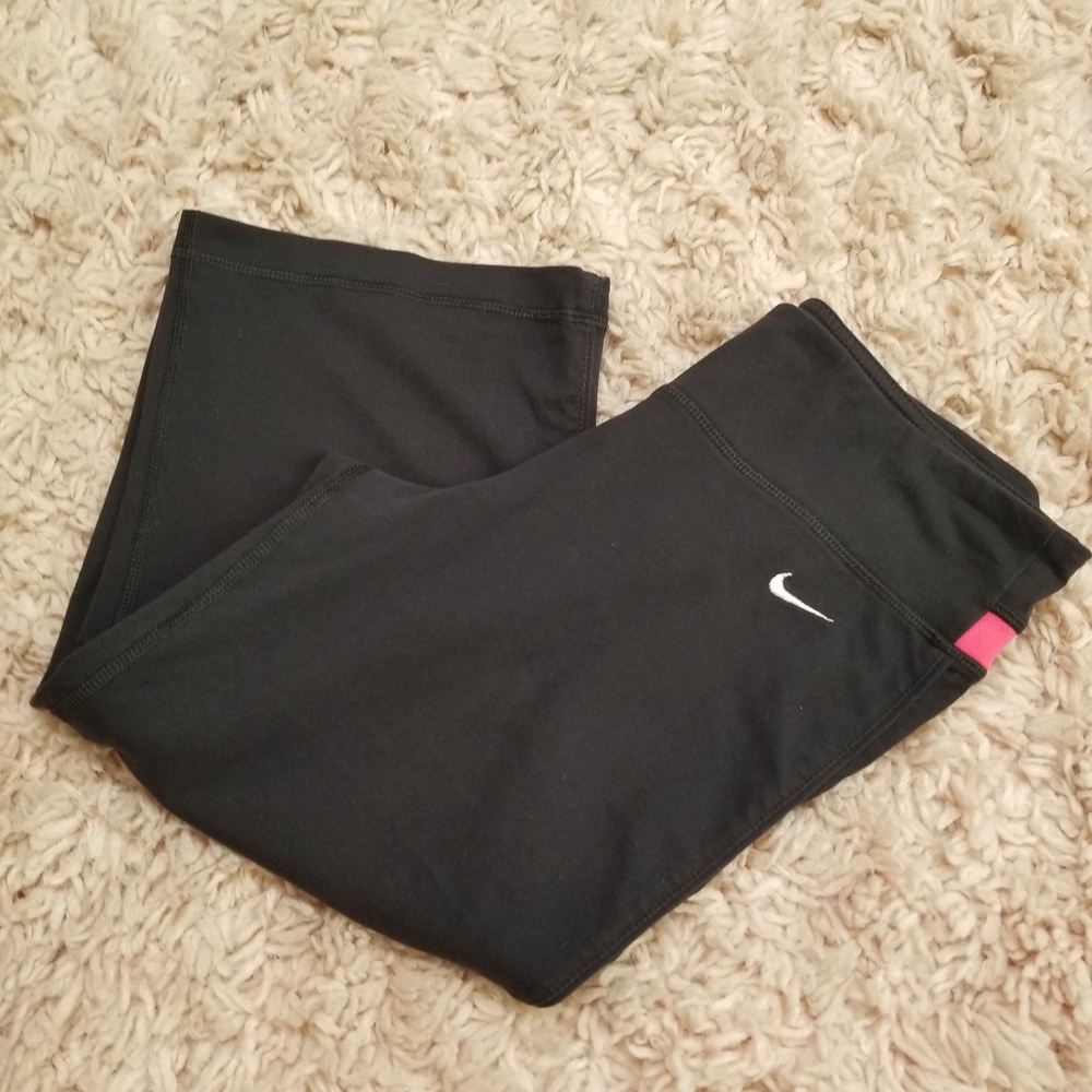 Nike Dri-Fit capri pants with pink in the back